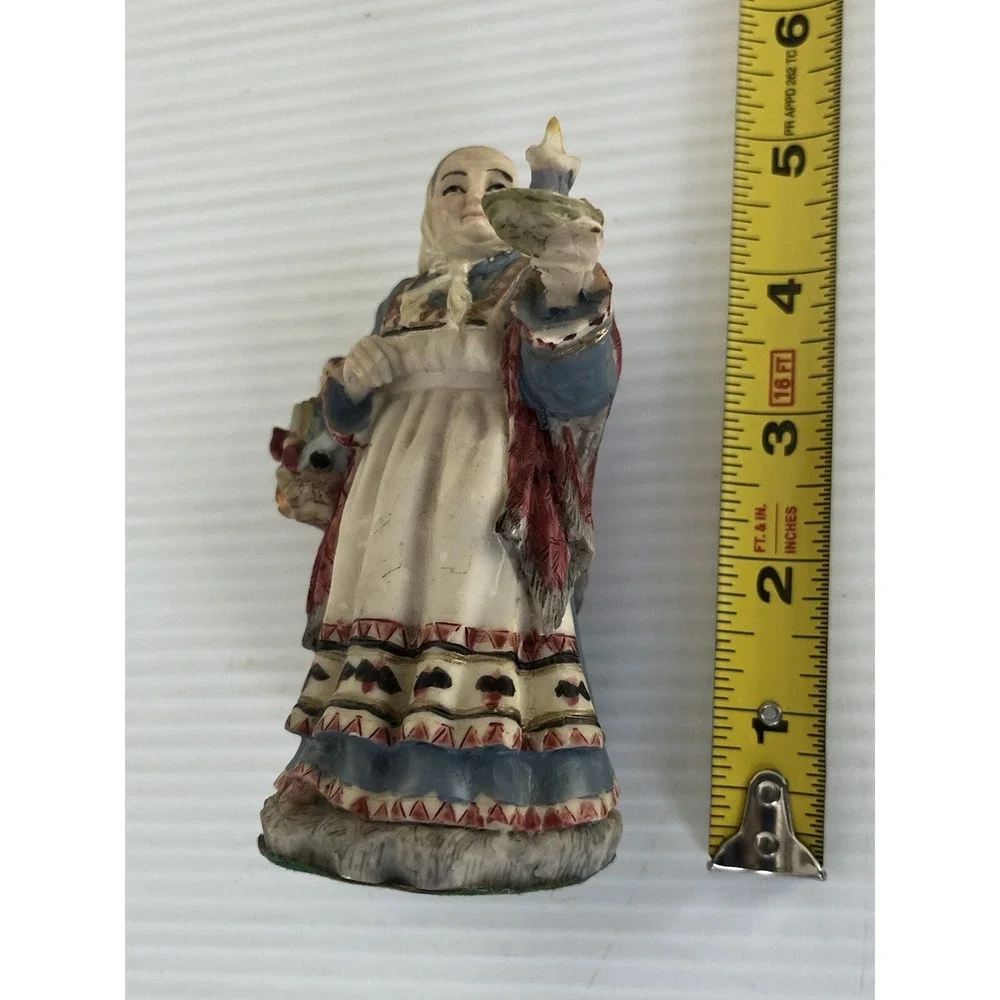 The International Santa Claus Collection Babouschka Russia SC03 1992 Grandmother